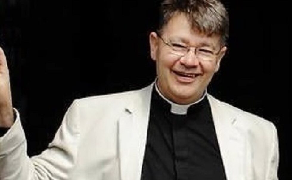Revd Andrew Woodward